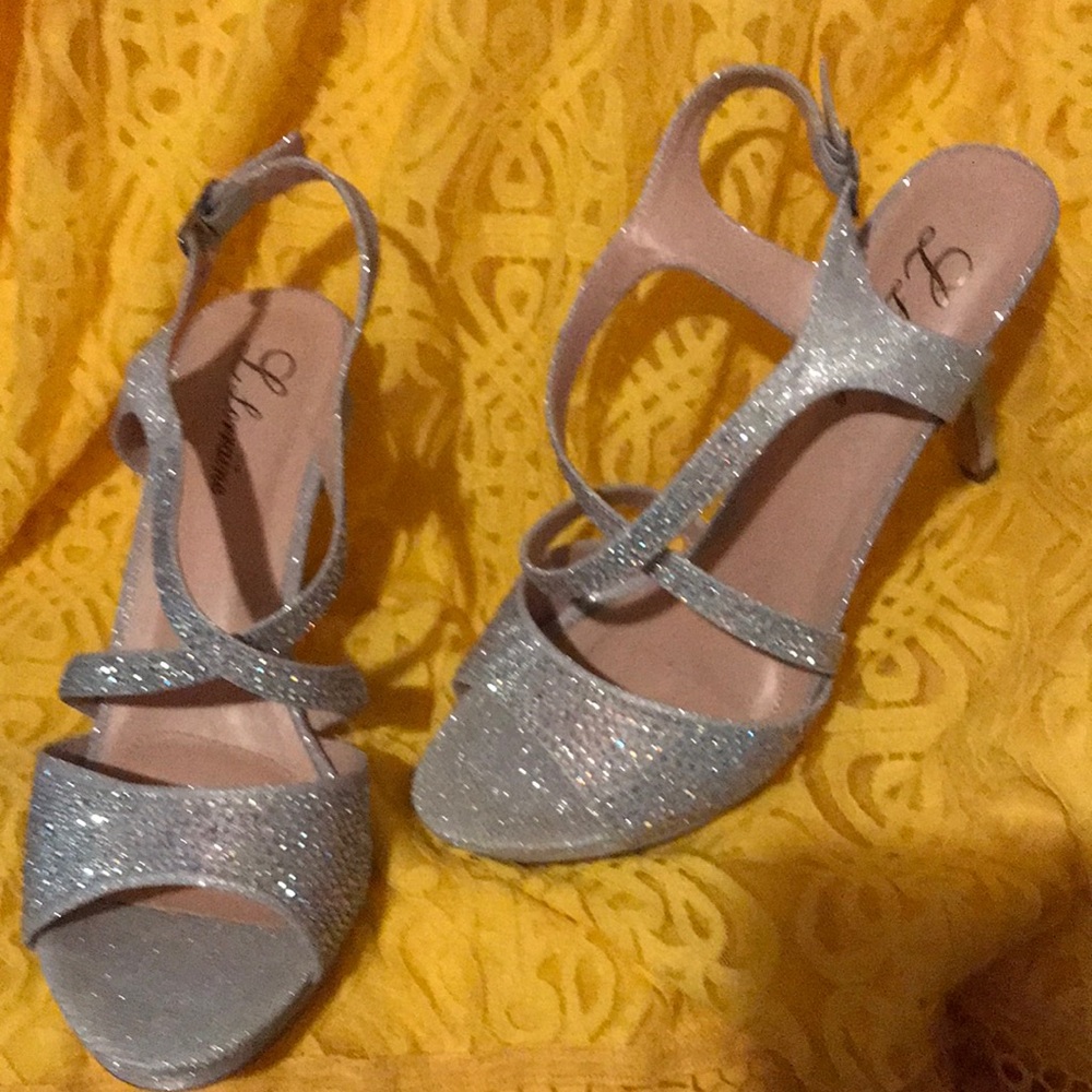 Silver Lorraine a size 9
